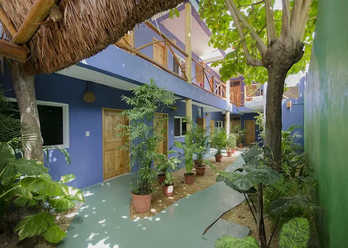 Casa Almendro Hotel
