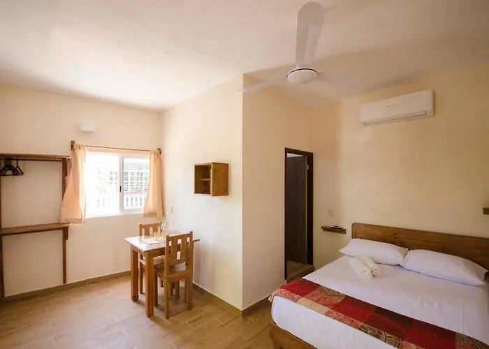 Casa Almendro Hotel